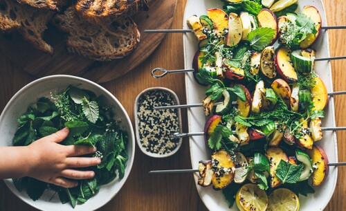 Letní špíz s okurkou, nektarinkou a sýrem Smetanito!